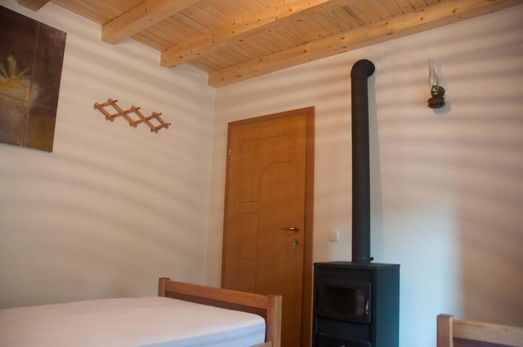 Aste Guesthouse Τροπόγια Δωμάτιο φωτογραφία